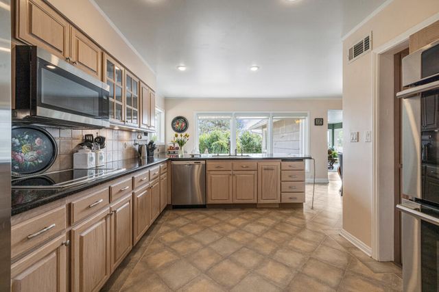 525 Mesa Drive, Klamath Falls, OR 97601