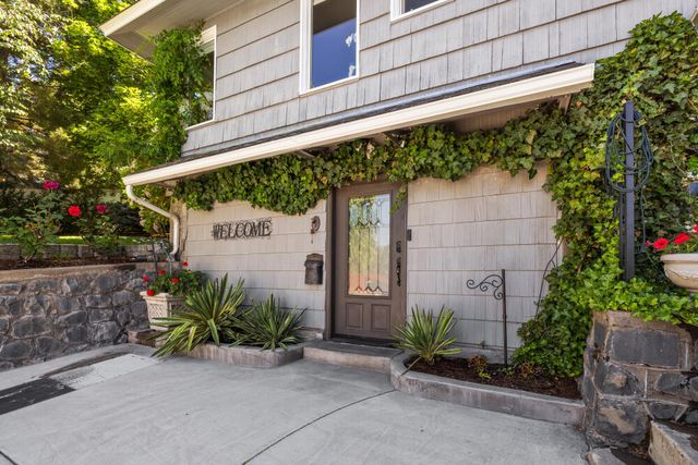 525 Mesa Drive, Klamath Falls, OR 97601