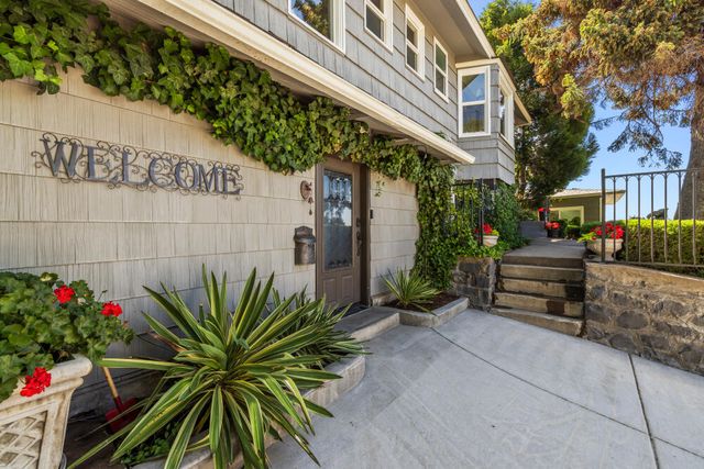 525 Mesa Drive, Klamath Falls, OR 97601