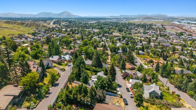 525 Mesa Drive, Klamath Falls, OR 97601