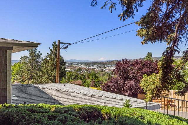 525 Mesa Drive, Klamath Falls, OR 97601