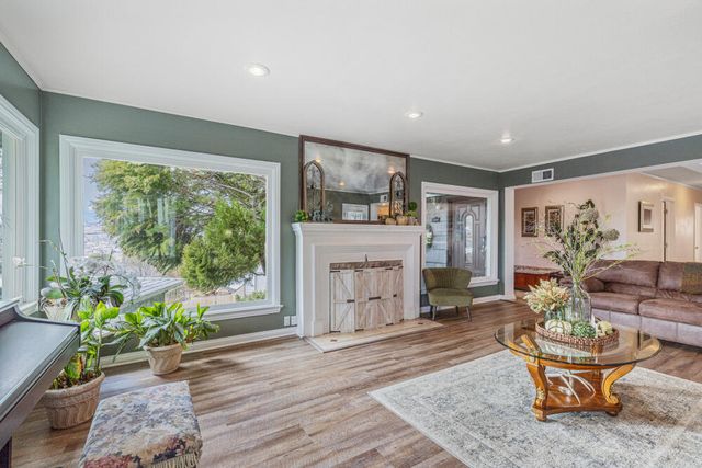 525 Mesa Drive, Klamath Falls, OR 97601