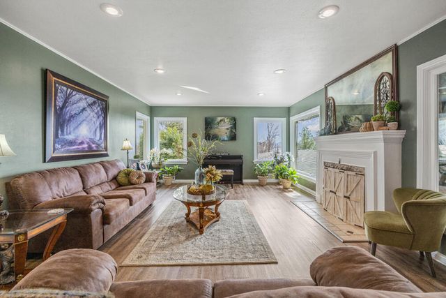 525 Mesa Drive, Klamath Falls, OR 97601