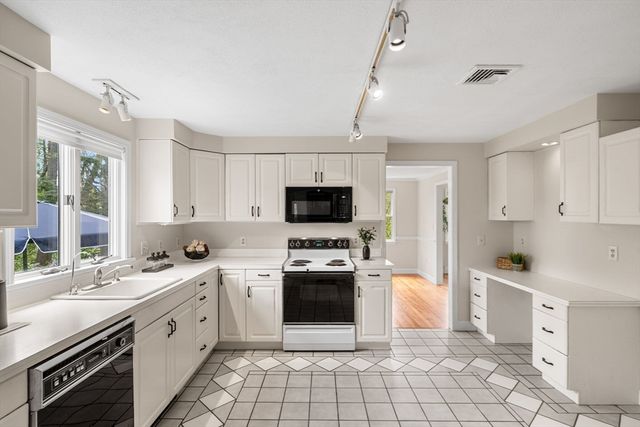 16 Oxford St, Lexington, MA 02420