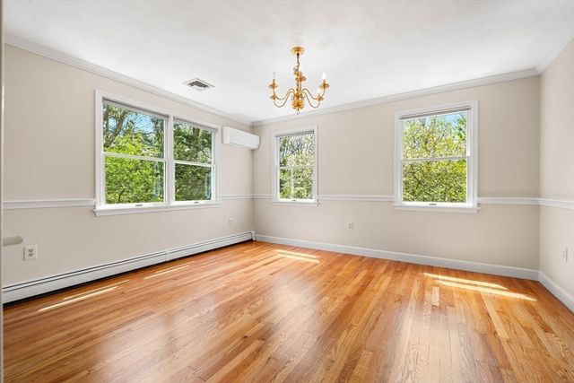 16 Oxford St, Lexington, MA 02420