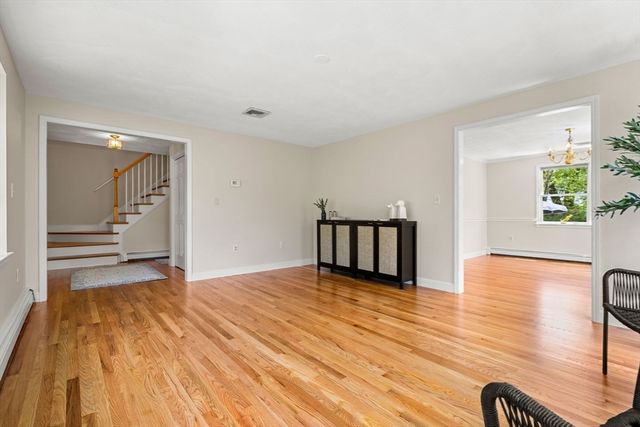 16 Oxford St, Lexington, MA 02420