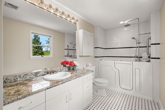 16 Oxford St, Lexington, MA 02420
