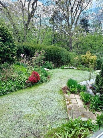 16 Oxford St, Lexington, MA 02420