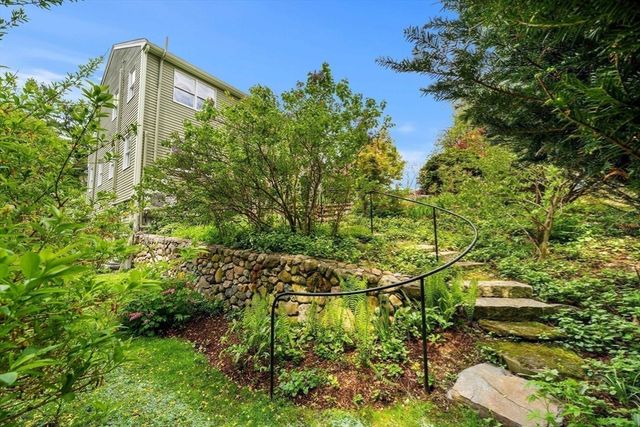 16 Oxford St, Lexington, MA 02420