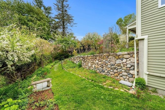 16 Oxford St, Lexington, MA 02420