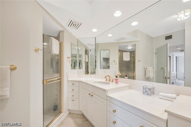 7225 Pelican Bay BLVD 2004, Naples, FL 34108