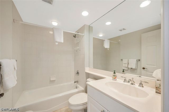 7225 Pelican Bay BLVD 2004, Naples, FL 34108