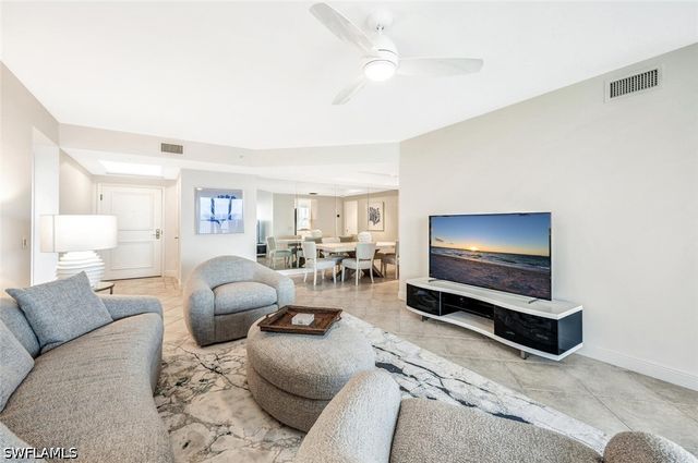 7225 Pelican Bay BLVD 2004, Naples, FL 34108