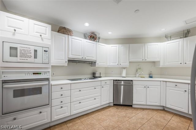 7225 Pelican Bay BLVD 2004, Naples, FL 34108