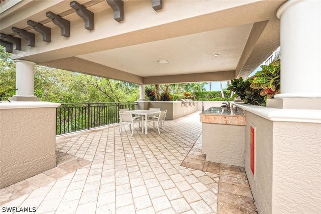 7225 Pelican Bay BLVD 2004, Naples, FL 34108