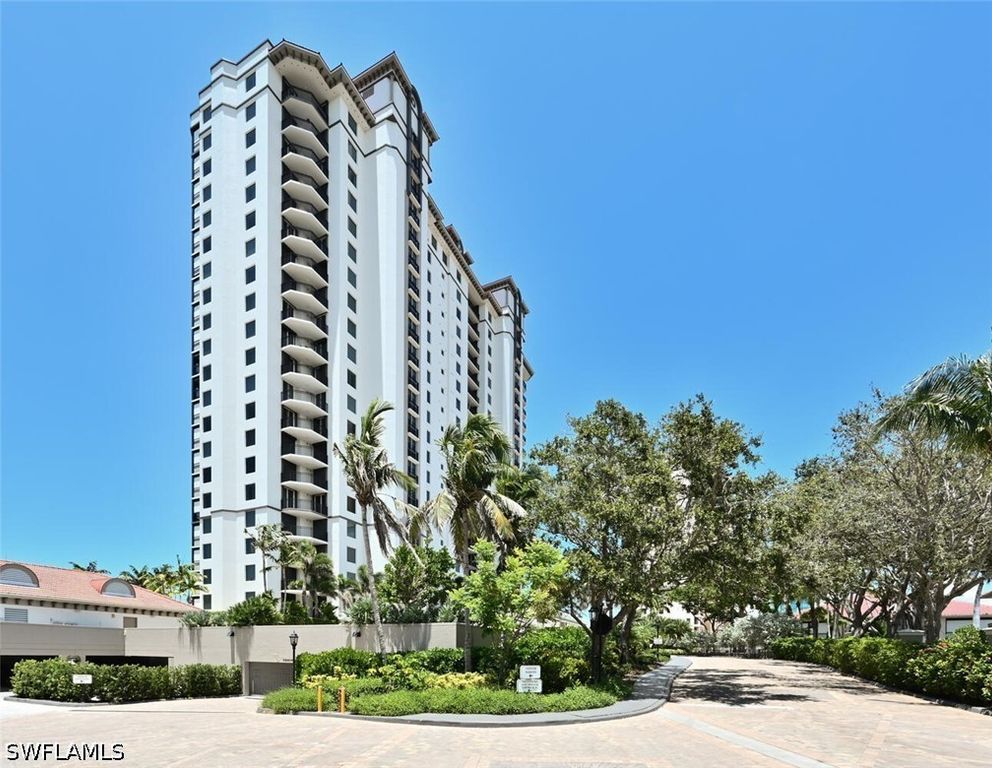 7225 Pelican Bay BLVD 2004, Naples, FL 34108