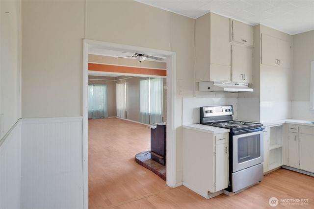 2001 Heckard Road, Raymond, WA 98577