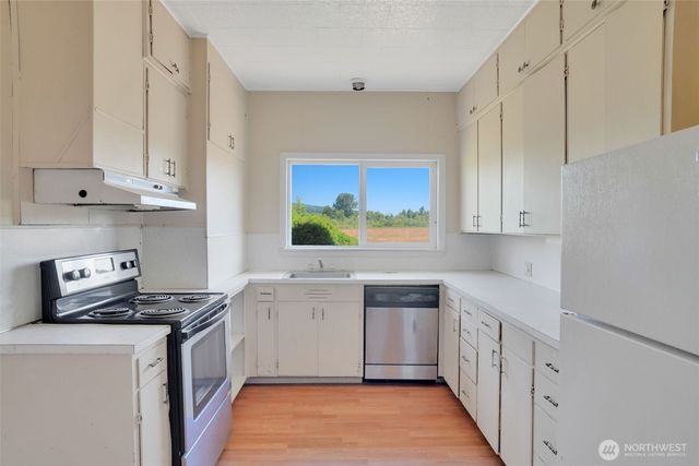 2001 Heckard Road, Raymond, WA 98577