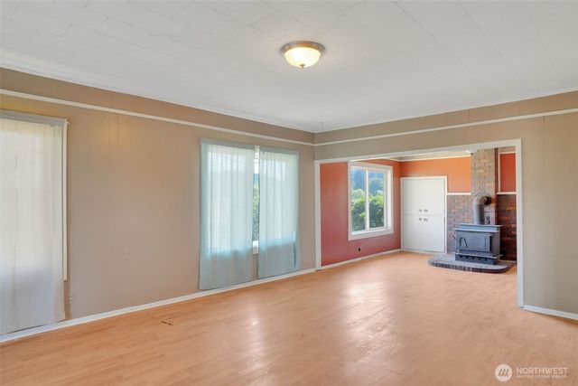 2001 Heckard Road, Raymond, WA 98577