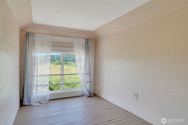 2001 Heckard Road, Raymond, WA 98577