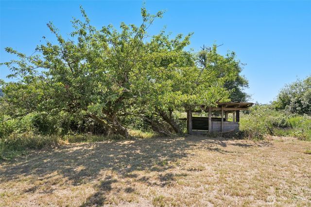 2001 Heckard Road, Raymond, WA 98577