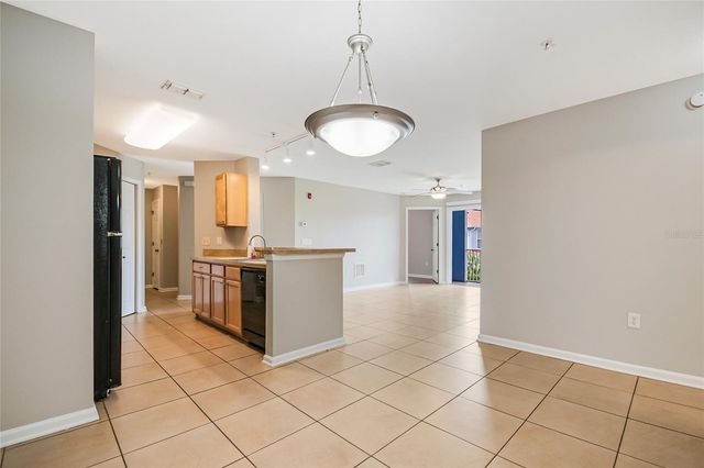 5974 LAKE POINTE VILLAGE CIRCLE 110, Orlando, FL 32822