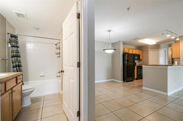 5974 LAKE POINTE VILLAGE CIRCLE 110, Orlando, FL 32822