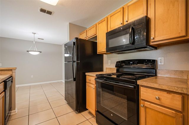 5974 LAKE POINTE VILLAGE CIRCLE 110, Orlando, FL 32822