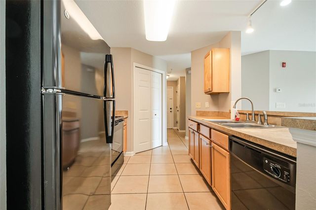 5974 LAKE POINTE VILLAGE CIRCLE 110, Orlando, FL 32822