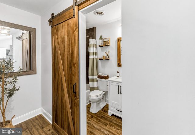 8 ISSAC DR, Pennsville, NJ 08070