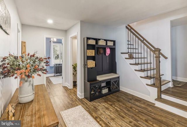 8 ISSAC DR, Pennsville, NJ 08070