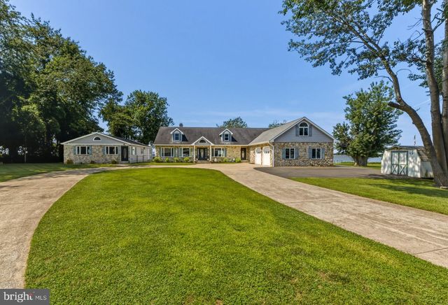 8 ISSAC DR, Pennsville, NJ 08070