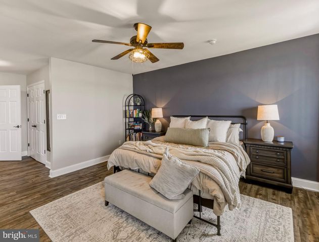 8 ISSAC DR, Pennsville, NJ 08070