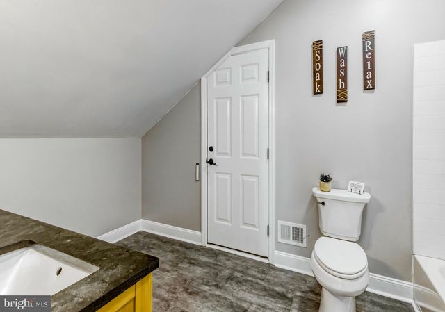 8 ISSAC DR, Pennsville, NJ 08070