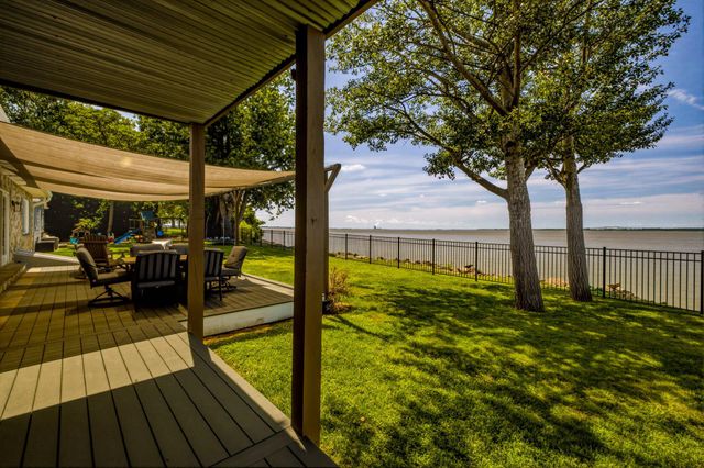 8 ISSAC DR, Pennsville, NJ 08070