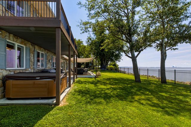 8 ISSAC DR, Pennsville, NJ 08070