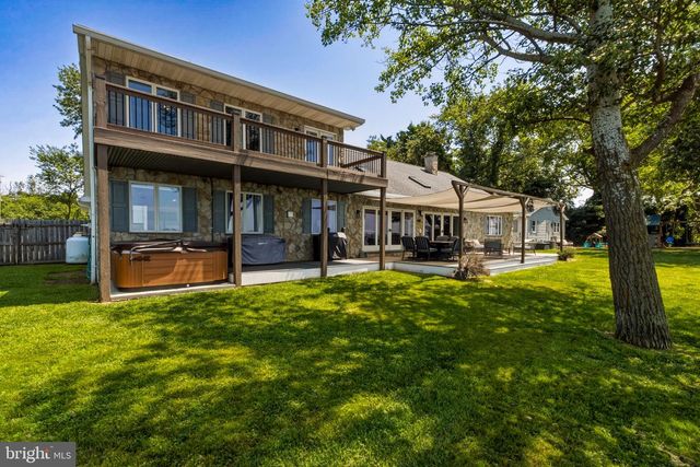 8 ISSAC DR, Pennsville, NJ 08070