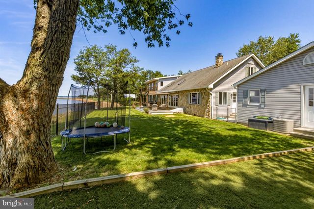 8 ISSAC DR, Pennsville, NJ 08070