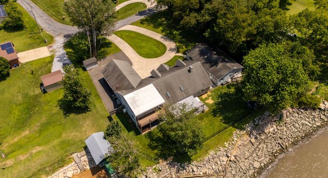 8 ISSAC DR, Pennsville, NJ 08070