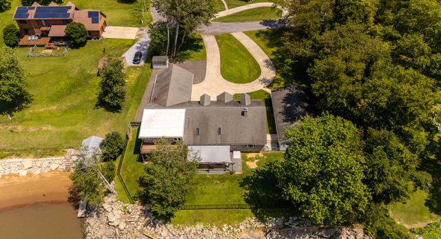 8 ISSAC DR, Pennsville, NJ 08070