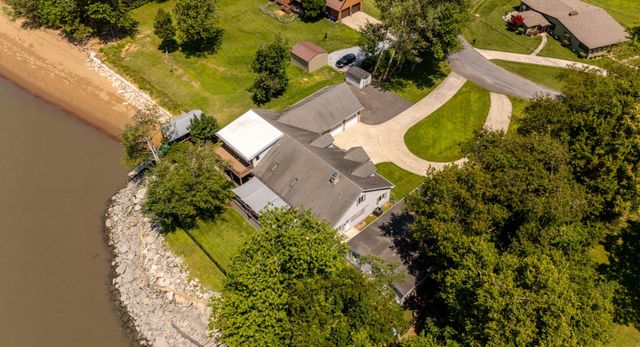8 ISSAC DR, Pennsville, NJ 08070