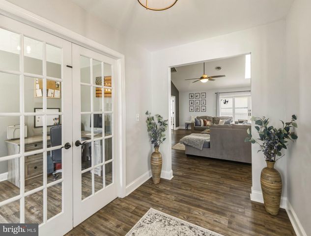 8 ISSAC DR, Pennsville, NJ 08070