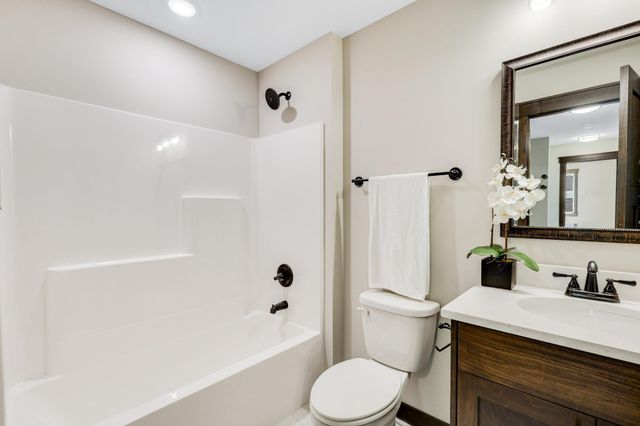 5266 177th Street W, Lakeville, MN 55044