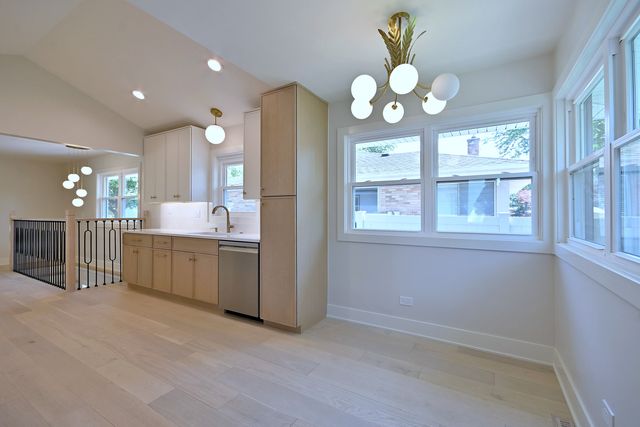 800 S Swain Avenue, Elmhurst, IL 60126