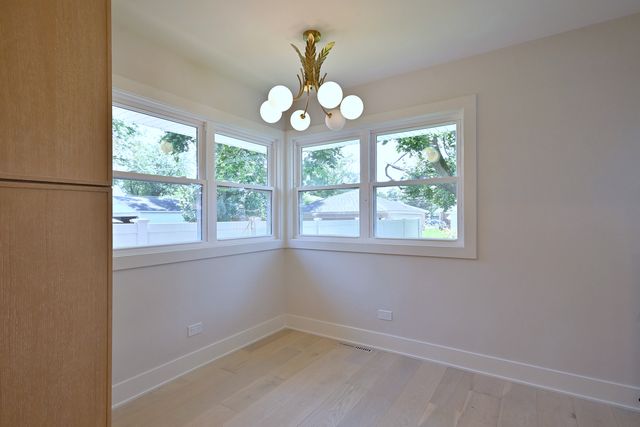 800 S Swain Avenue, Elmhurst, IL 60126