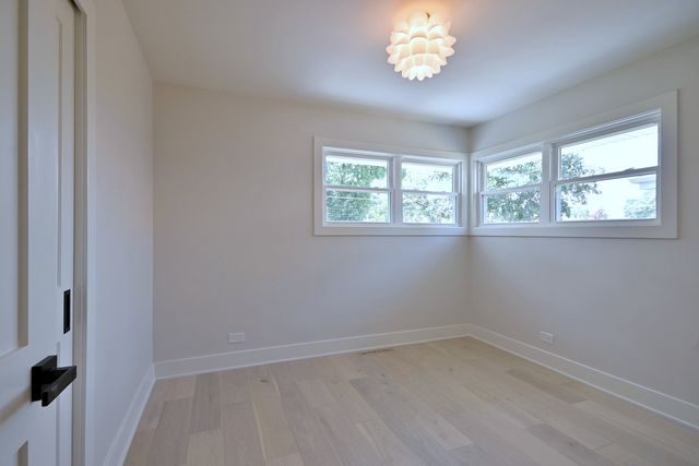 800 S Swain Avenue, Elmhurst, IL 60126