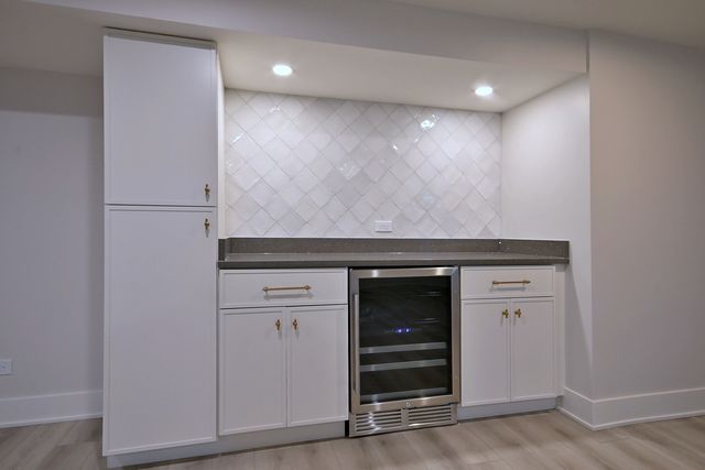 800 S Swain Avenue, Elmhurst, IL 60126