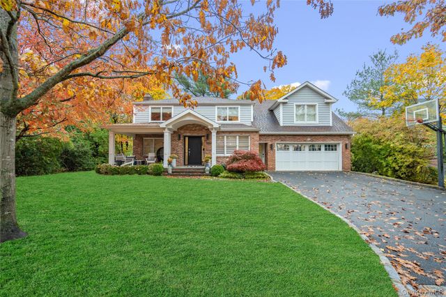 96 Oakdale Lane, East Hills, NY 11577