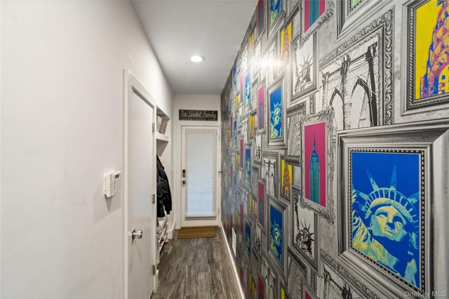 96 Oakdale Lane, East Hills, NY 11577