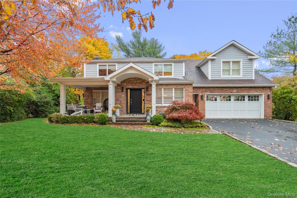 96 Oakdale Lane, East Hills, NY 11577